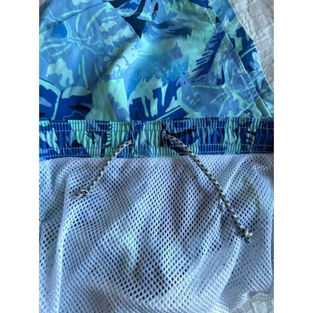 Columbia Men’s PFG Super Backcast Water Short Size L in Blue Palms 6”Inseam